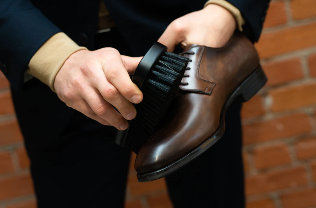 Tips Untuk Merawat Dan Membersihkan Sepatu Kulit Dengan Benar